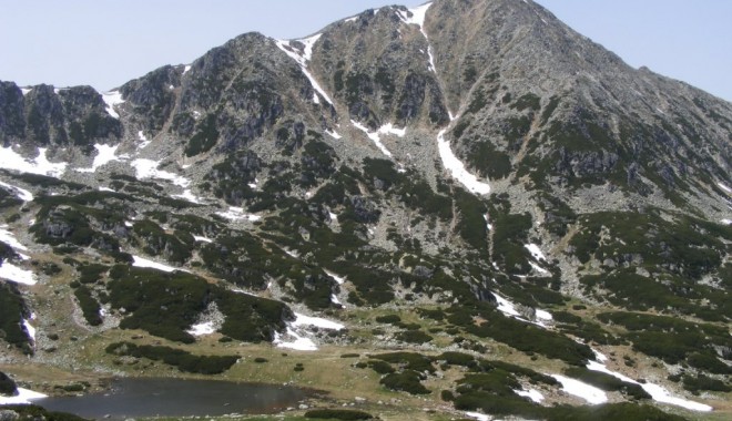 Prima ninsoare din acest sezon a căzut în Masivul Retezat - retezat-1378311833.jpg