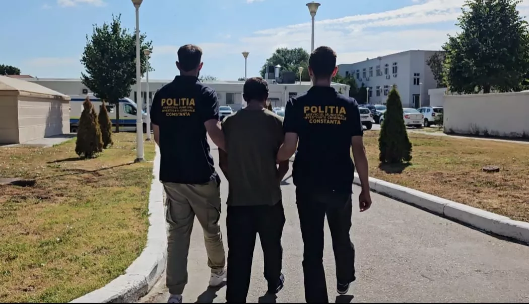 Atac violent în Gârliciu. Doi tineri au intrat peste un bărbat în curte și l-au bătut - retinere-arestare-vara-spate-3-1775562211.webp