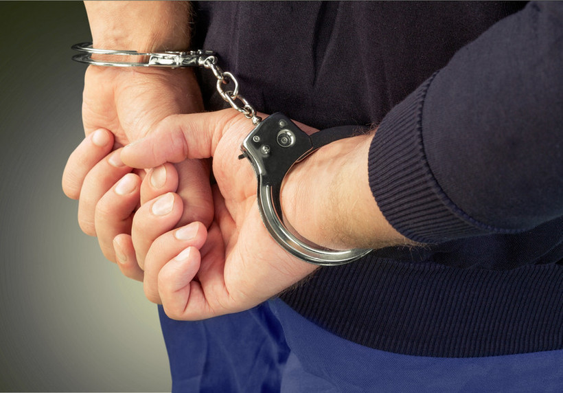 Fost ofiţer, în vârstă de 68 de ani, cercetat pentru agresiune sexuală comisă asupra unei fete de 17 ani - retinut-1769876969.webp