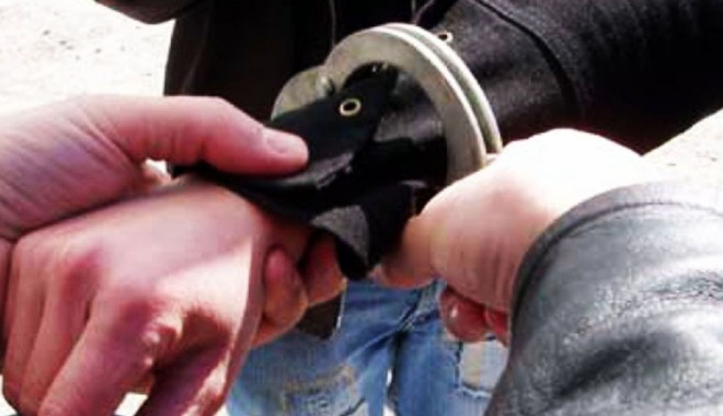 Reținut după ce a luat la bătaie un jandarm și un polițist - retinutdupacealuatlabataieunpoli-1397236582.jpg