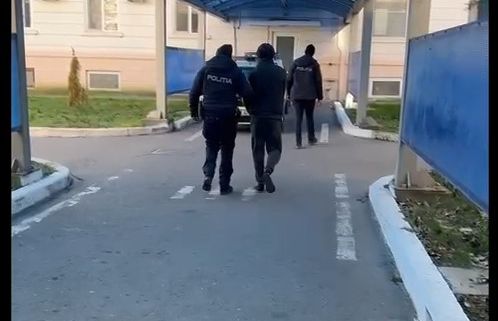 Trei tineri din Cochirleni reținuți în urma unei altercații - retinuti-22-1767091951.webp