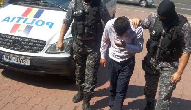 Locuințe sparte de hoți, în centrul Constanței. Suspecții au ajuns după gratii - retinutifurturisursajurnalulolte-1591862639.jpg