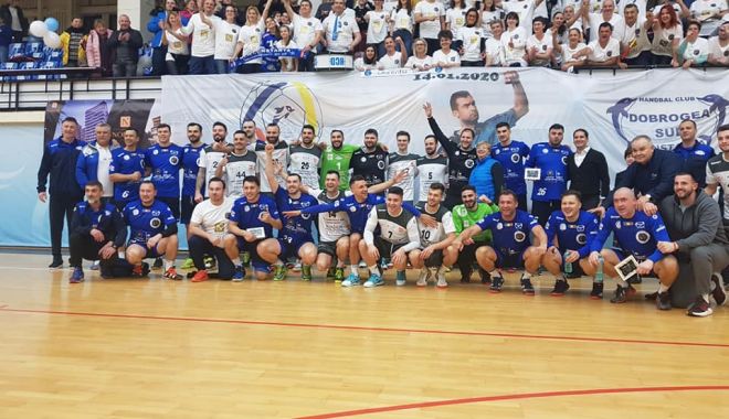 Retragere de top! Laurențiu Toma, lacrimi de emoție în fața suporterilor - retragere2-1579118253.jpg