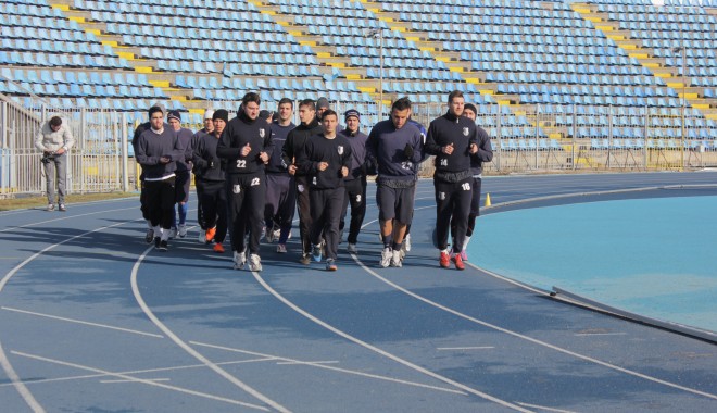 FC Farul a adus la echipă jucători noi: unul care a jucat la Inter Milano și doi de la Viitorul - reunirefcfarul201353-1358266959.jpg