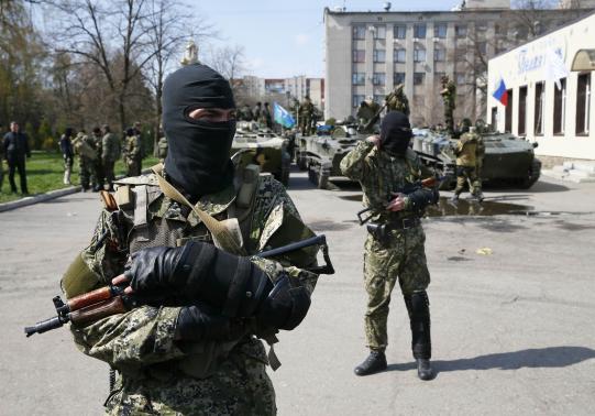 Rusia a început noi manevre militare la granița cu Ucraina - reutersukr-1398357169.jpg