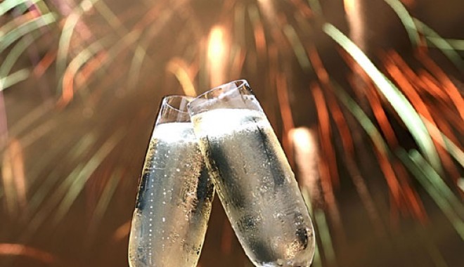 Opt din zece români, acasă de Revelion - revelion1349985944-1356627192.jpg
