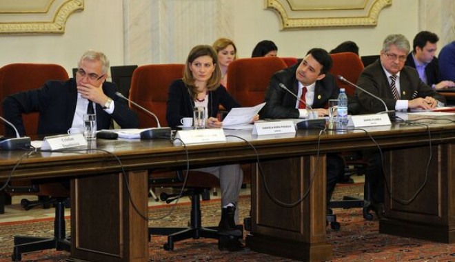 Revizuirea Constituție: Arestarea preventivă, dispusă după punerea în mișcare a acțiunii penale - revizuireconstitutie-1391520750.jpg