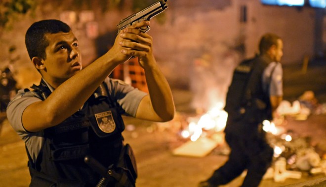 Revoltă la o închisoare din Brazilia. Deținuții au luat 122 de ostatici - revoltaunchisoare-1400413634.jpg