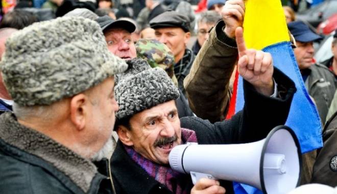 Protest la Guvern: revoluționarii așteaptă un răspuns de la Victor Ponta - revolutionariprotest-1420618668.jpg