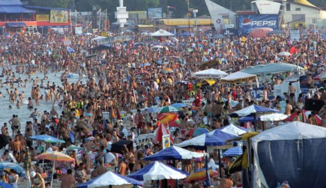Val de rezervări înainte de minivacanţa de Sfânta Maria. Unde se mai găsesc locuri de cazare