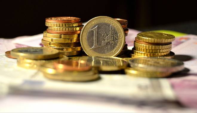 Rezerva valutară a României e mai mică cu 560 milioane de euro - rezervavalutara-1454344503.jpg