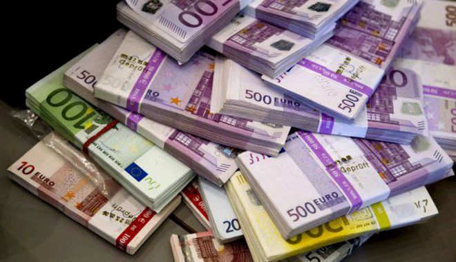 Iată cu cât au scăzut rezervele valutare ale României - rezervelevalutare107-1561983350.jpg