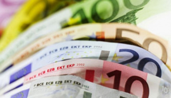 Rezervele valutare au scăzut în iunie cu 1,7% - rezervevalutareinscadereghimpele-1341227079.jpg