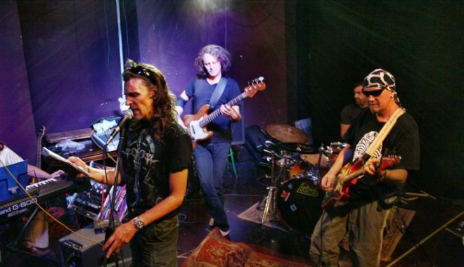 Veste grozavă pentru rockerii constănțeni - rezidentexconcert-1383741388.jpg