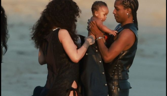 Rihanna își arată pentru prima oară copilul, după ce luni de zile a fost extrem de discretă în privința lu - ri-1671369797.PNG