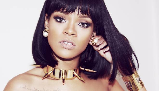 Rihanna, implicată într-un scandal de proporții! - rihannaiheart1-1428236935.jpg