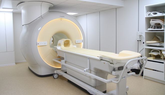 Un tânăr a murit după ce a rămas blocat într-un aparat RMN - rmn-1517328088.jpg