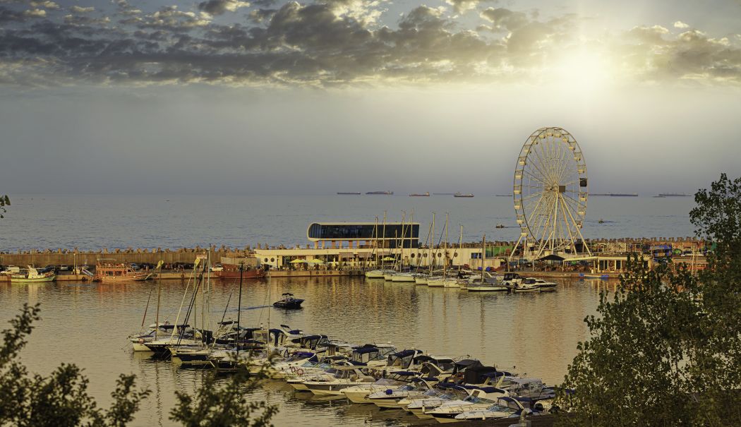Destinația Mamaia-Constanța, în atenția majorității agențiilor de turism din România - roata-panoramica-1748431609.jpg