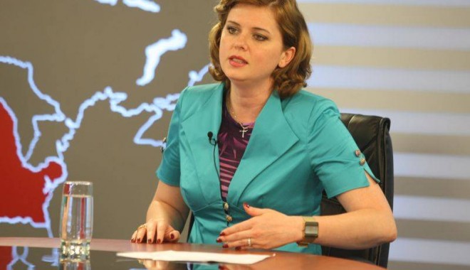 Roberta Anastase se căsătorește pe 30 iunie. Traian Băsescu ar urma să-i fie naș - robertaanastase27483bd13d-1369041149.jpg