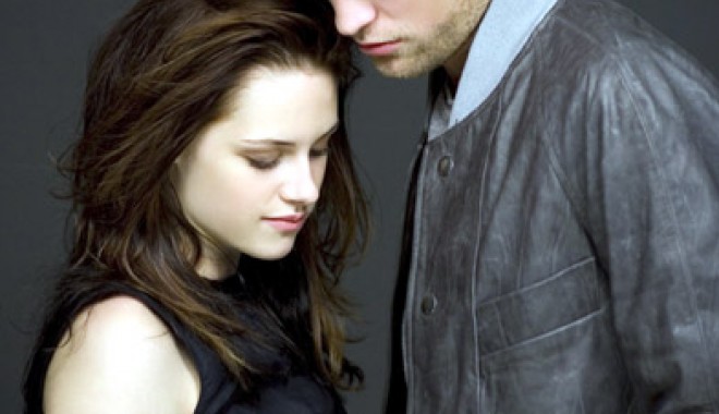 Kristen Stewart și Robert Pattinson vor avea un copil - robertpattinsonandkristenstewart-1354113706.jpg