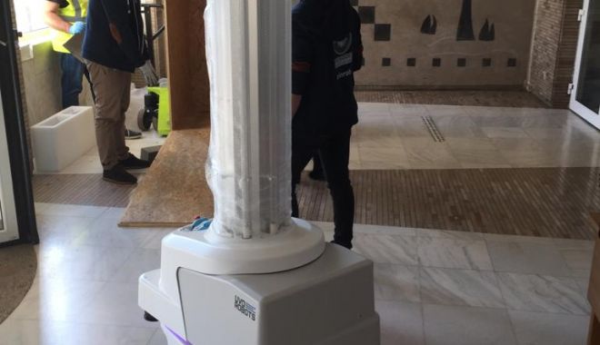 Robot performant pentru dezinfecţie, donat de trei companii pentru Spitalul Judeţean Constanţa - robot-1604400518.jpg