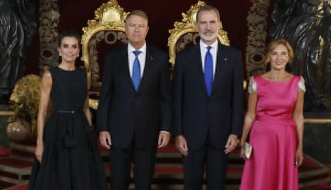 Cine e designerul care a creat rochia purtată de Carmen Iohannis la dineul oferit de regele Spaniei - rochiejpg-1656694867.jpg