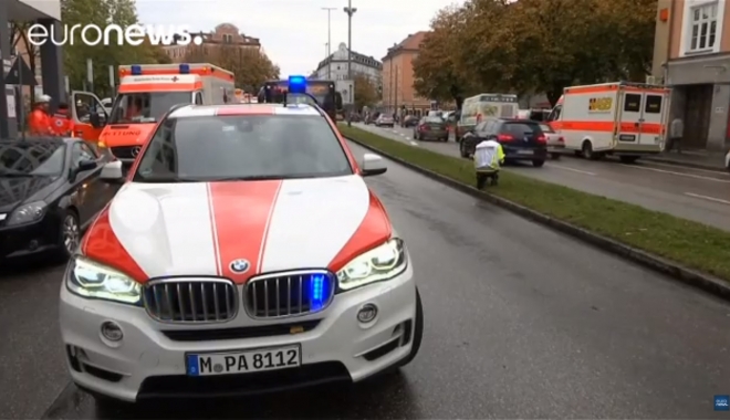 VIDEO / Un roman se află printre victimele atacului de la Munchen - roman-1508598217.jpg