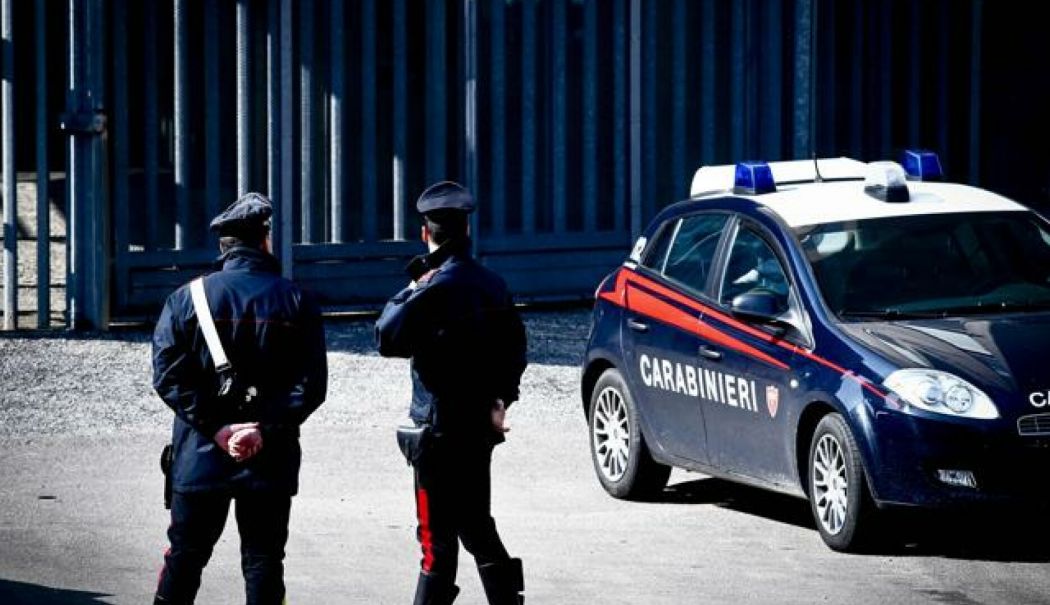 Român găsit mort într-o clădire abandonată. Bărbatul a fost împuşcat de trei ori - roman-italia-1751800081.jpg