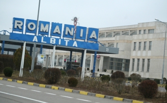 Curtea Constituțională de la Chișinău: Românii nu vor intra în Republica Moldova doar cu buletinul - romana-1434550604.jpg