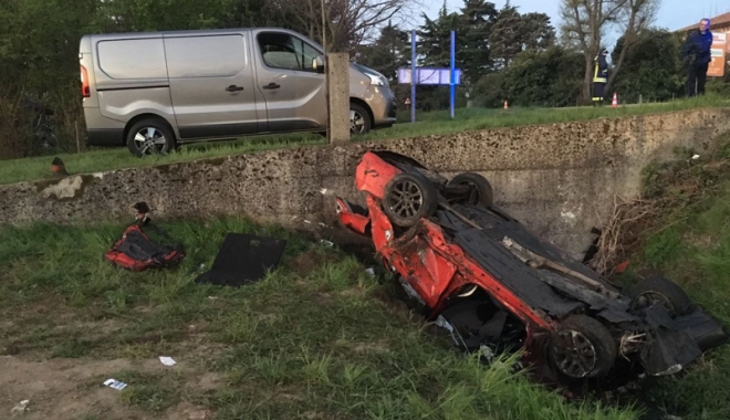 Două românce și-au pierdut viața într-un accident înfiorător, în Italia - romancaaccidentitalia-1490880960.jpg