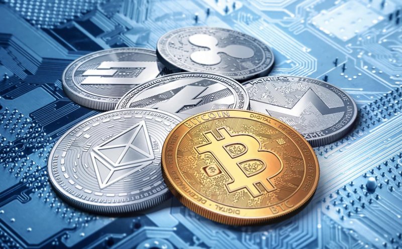 Zeci de români înşelaţi de escroci din Republica Moldova să investească în monede virtuale - romani-inselati-criptomonede-1723128141.jpg