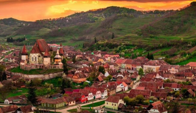 România, favorita turiștilor și a celor care doresc să muncească de la distanță. Cine a făcut acest top - romania-1641912136.jpg