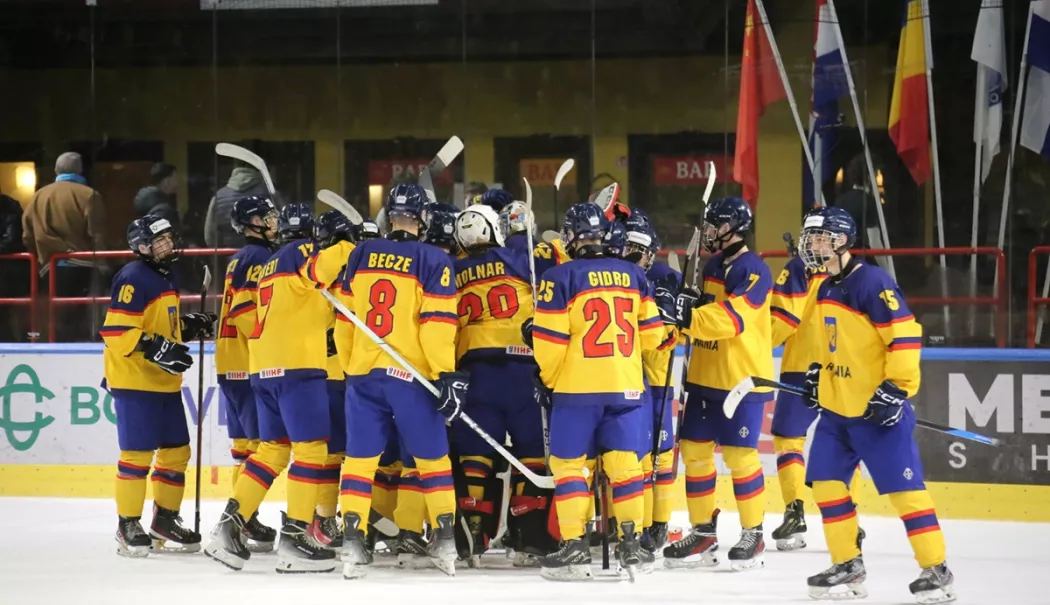 România, învinsă dramatic de Marea Britanie, la Campionatul Mondial Under-18 - romania-hochei1-1776068399.webp