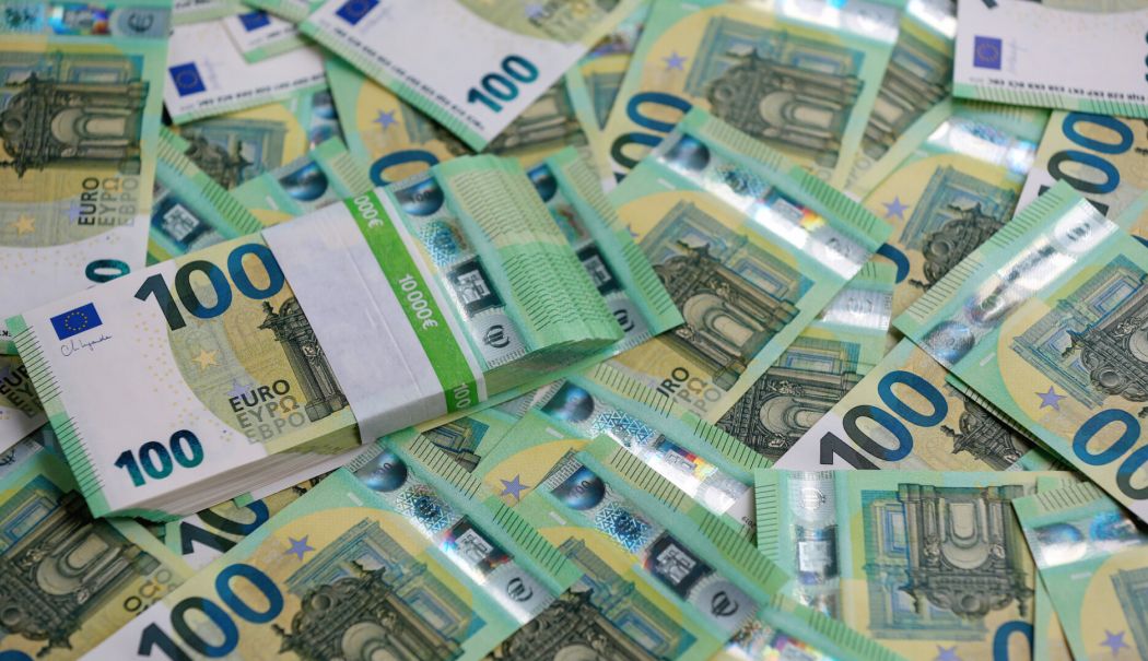România se împrumută din ce în ce mai scump. Dobânda poate scădea în anumite condiții - romania-se-imprumuta-scump-1737100021.jpg