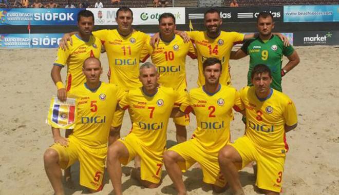 România își joacă șansa de calificare în Divizia A la fotbal pe plajă - romaniafotbalplaja-1440003944.jpg