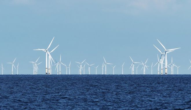 Legea pentru exploatarea energiei eoliene offshore, în dezbatere publică