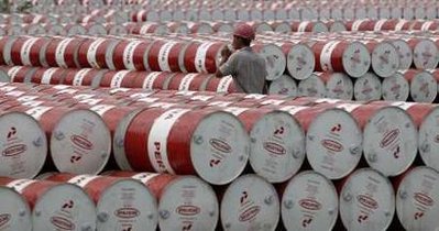 TONE DE PETROL / România își face stocuri de urgență - romaniavaconstituiistocuri-1436354476.jpg
