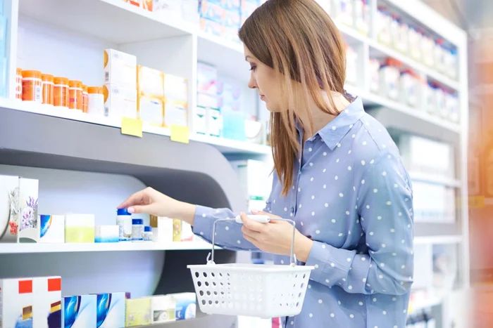 Românii ar putea avea nevoie de rețetă de la medic și pentru medicamente banale