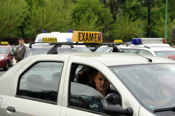 Anunț important pentru șoferi! Românii care pot obţine permisul auto fără şcoala de şoferi