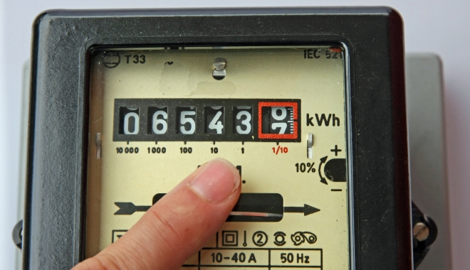 Românii consumă mai puțină electricitate - romaniiconsumamaiputincurent1406-1497437480.jpg