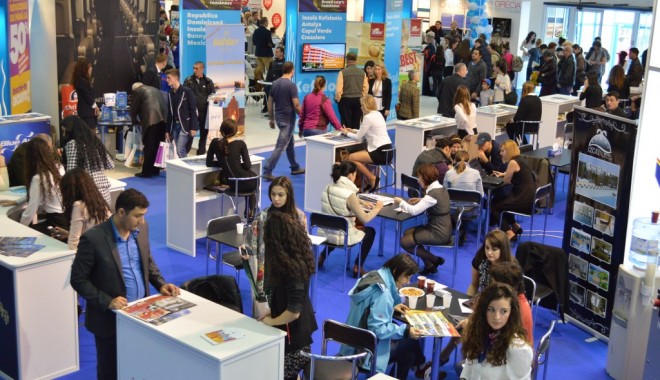 Românii, interesați de calitatea produselor turistice, siguranța călătoriei, destinații noi și oferte premium - romaniiintere-1395149819.jpg