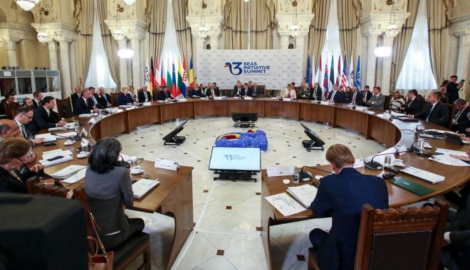 Românii s-au ales cu praful de pe toba marilor proiecte internaționale - romaniisaualescuprafuldepetobama-1591797716.jpg