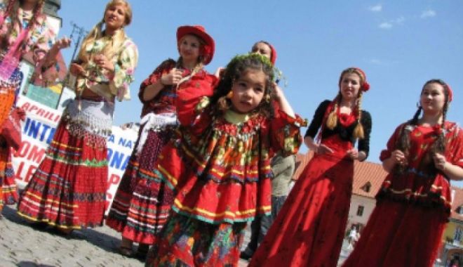 Membrii comunității rome, în vizorul campaniei de vaccinare anti-Covid - romi-1637070658.jpg