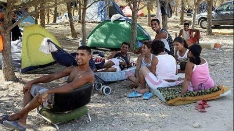 O familie de romi evacuată dintr-o tabără din Marea Britanie sesizează CEDO - romi26781900-1312721010.jpg