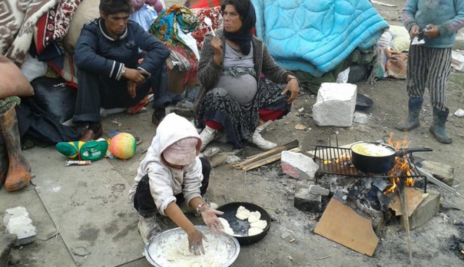 Masă rotundă despre situația romilor evacuați din Eforie Sud - romievacuatieforie31381765359-1385380169.jpg