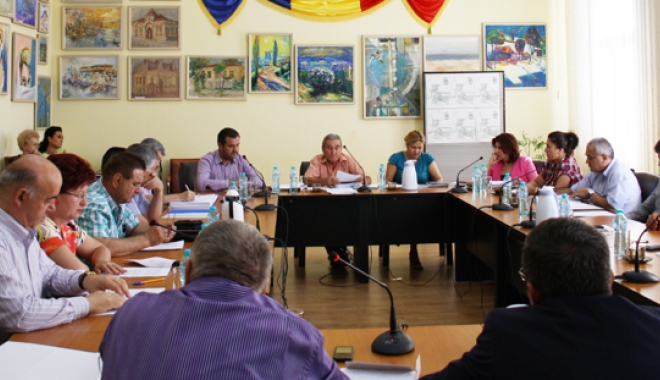 Romii din Medgidia, în atenția administrației publice locale - romiidinmedgidia-1469201896.jpg