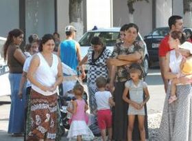 Opt romi au ocupat ilegal locuința unei femei din Marea Britanie - romimijlagerpres1-1313498750.jpg