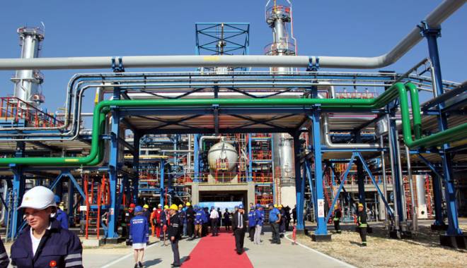 Record istoric la Petromidia. Rafinăria a trecut pe profit - rompetrol-1455642912.jpg