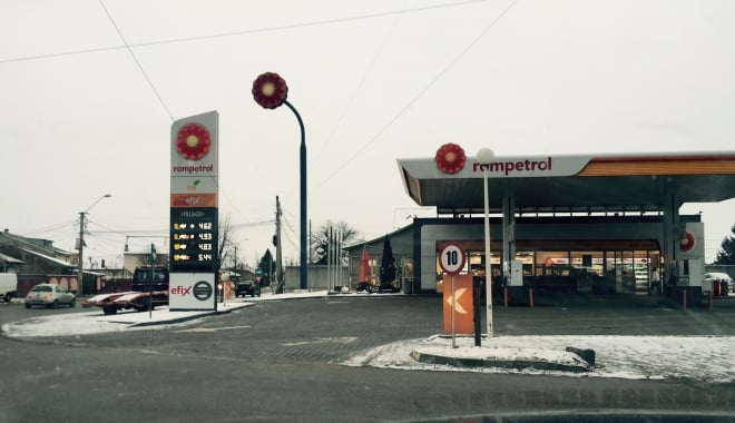 Rompetrol își întâmpină clienții în benzinării cu ceaiuri calde - rompetrol-1484052687.jpg