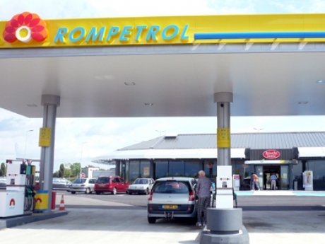 Rompetrol ieftinește carburanții - rompetrol90079590000-1319461325.jpg